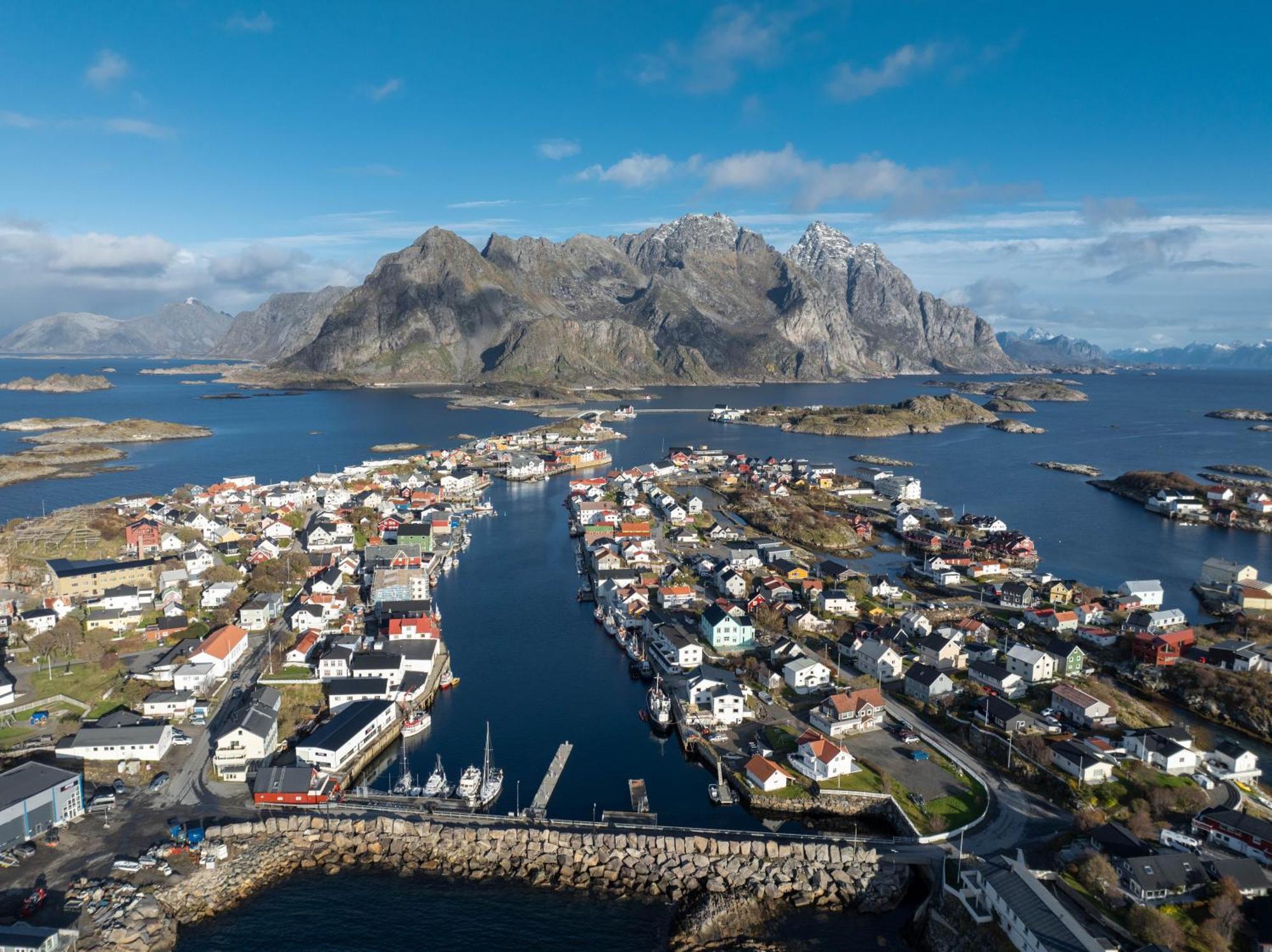 New And Modern Apartment In Henningsvær Buitenkant foto